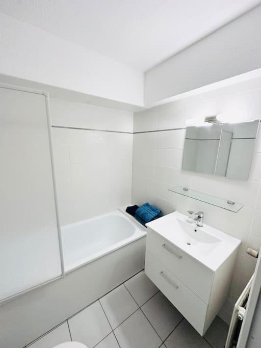 Studio Gare St Roch Avec Box De Garage Apartment Montpellier Luaran gambar